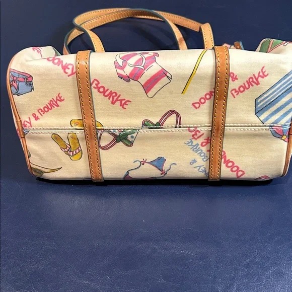 Dooney & Bourke Y2K Stylish Tan Barrel Printed Women's handbag. - Picture 11 of 11